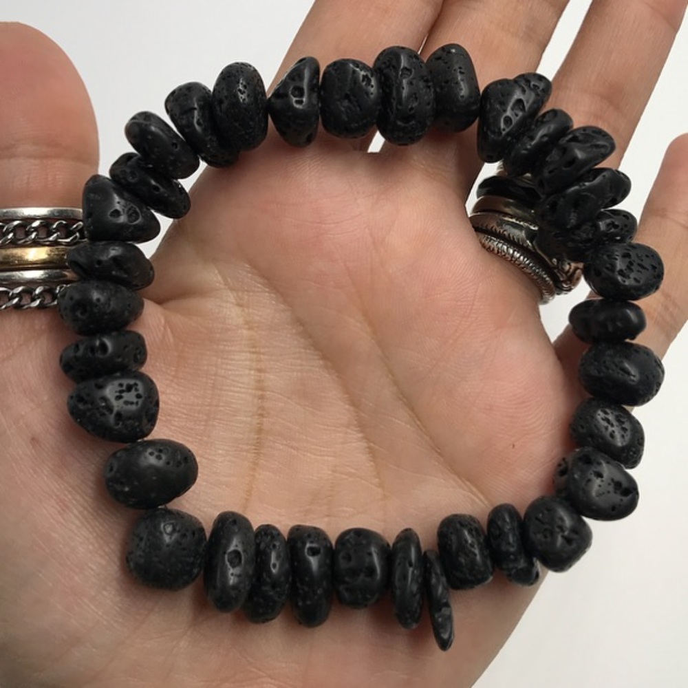 Genuine black lava rock chips beaded bracelet - Picture 6 of 9